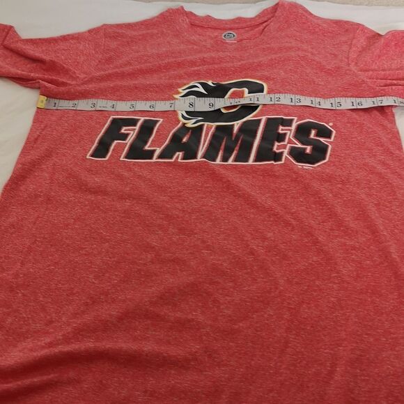 NHL Ladies Calgary Flames Logo  T-shirt Small Red - Picture 8 of 16